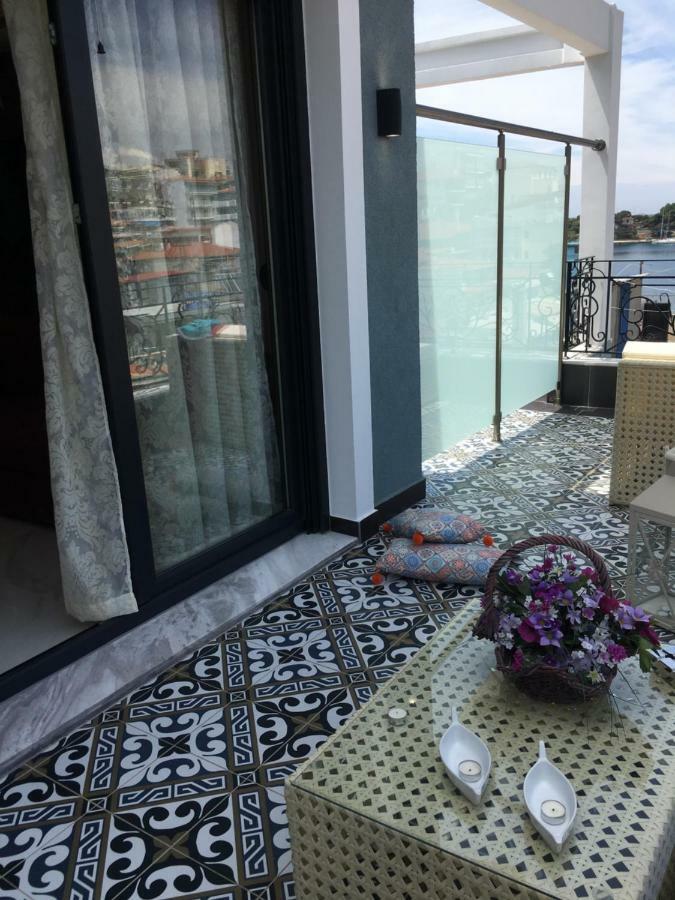 Pela Veranda Exquisite Suites 네오스마르마라스 외부 사진