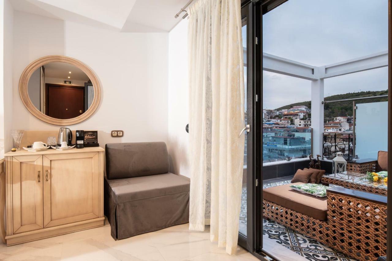 Pela Veranda Exquisite Suites 네오스마르마라스 외부 사진